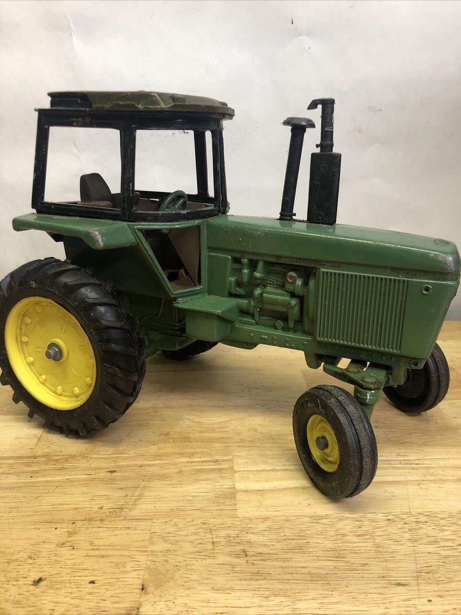 【JOHN DEERE】トラクター、レトロ、 JOHN DEERE ジョンディア トラクター アンティーク ヴィンテージ