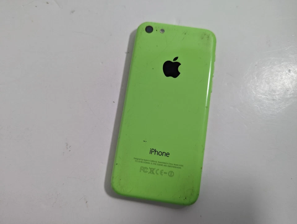 Apple iPhone 5c Green - 32GB - For Parts, Cracked Screen - Missing Home Button  - Image 2 of 4