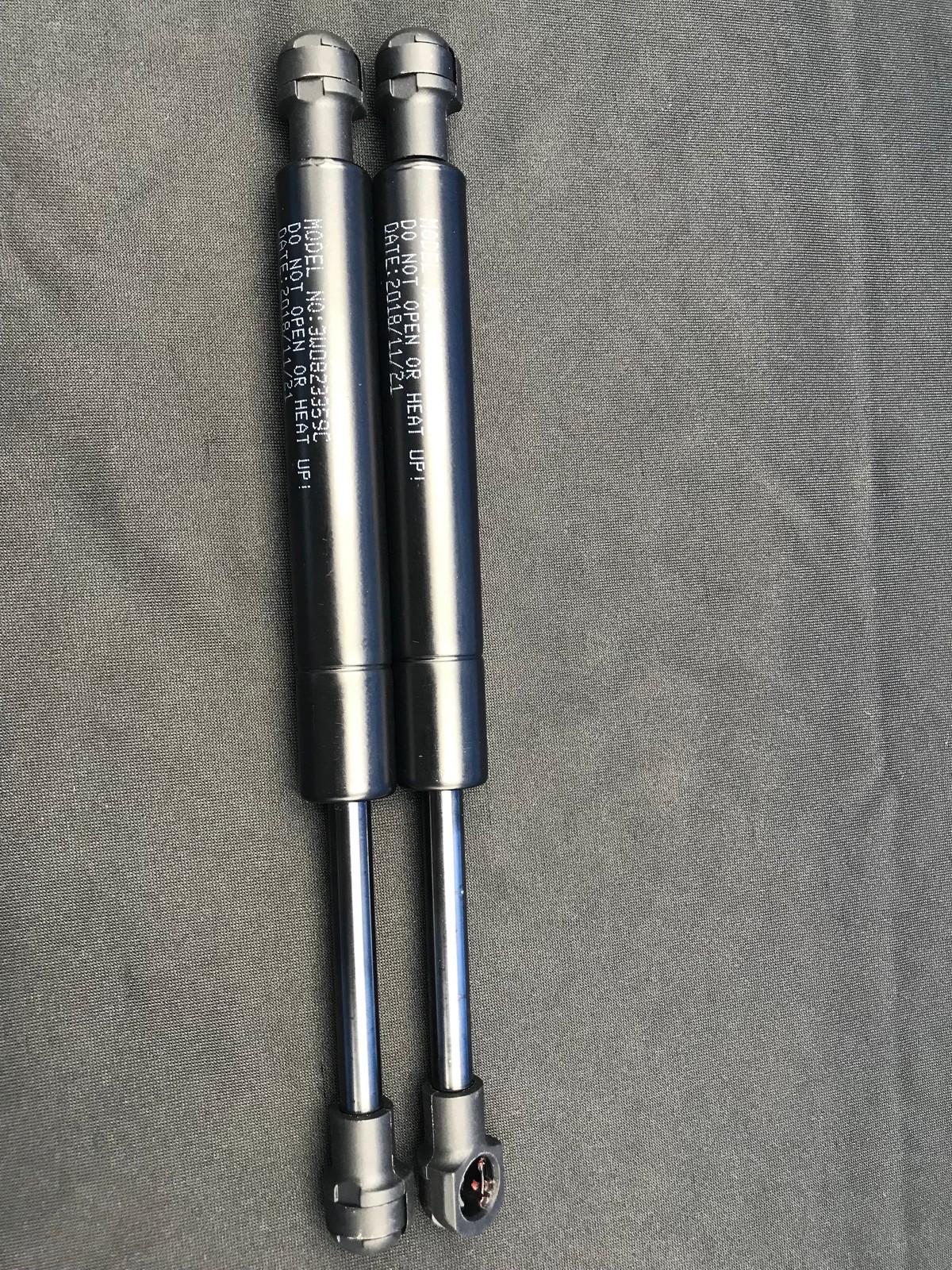 Bentley Continental GT GTC Flying Spur hood shocks  left and right short struts