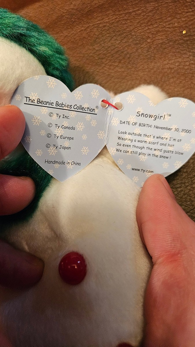 Snowgirl 2000 Ty Beanie Babie 8in Christmas Snowman Lady 3up