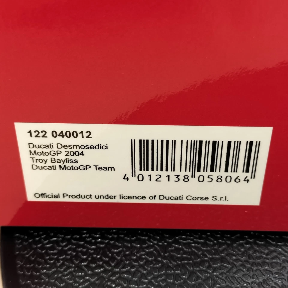 MINICHAMPS 1/12 Ducati Desmosedici MotoGP 2004 Troy Bayliss 122040012 - Image 2 of 4