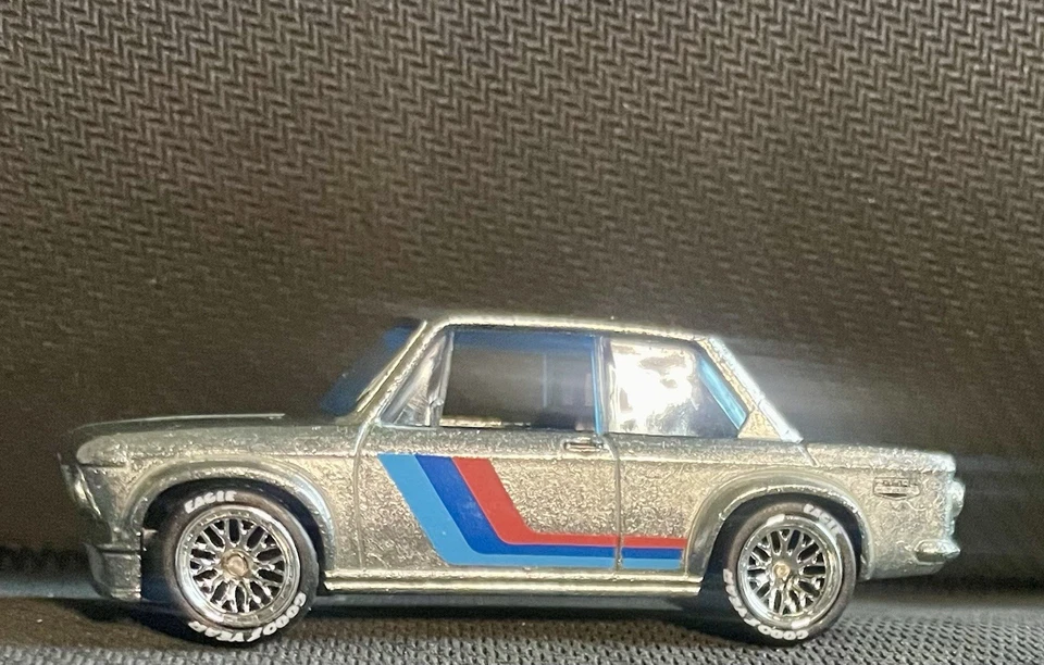 风火轮宝马 2002 Zamac 定制车轮和轮胎真骑手  — 第 2/4 张图片