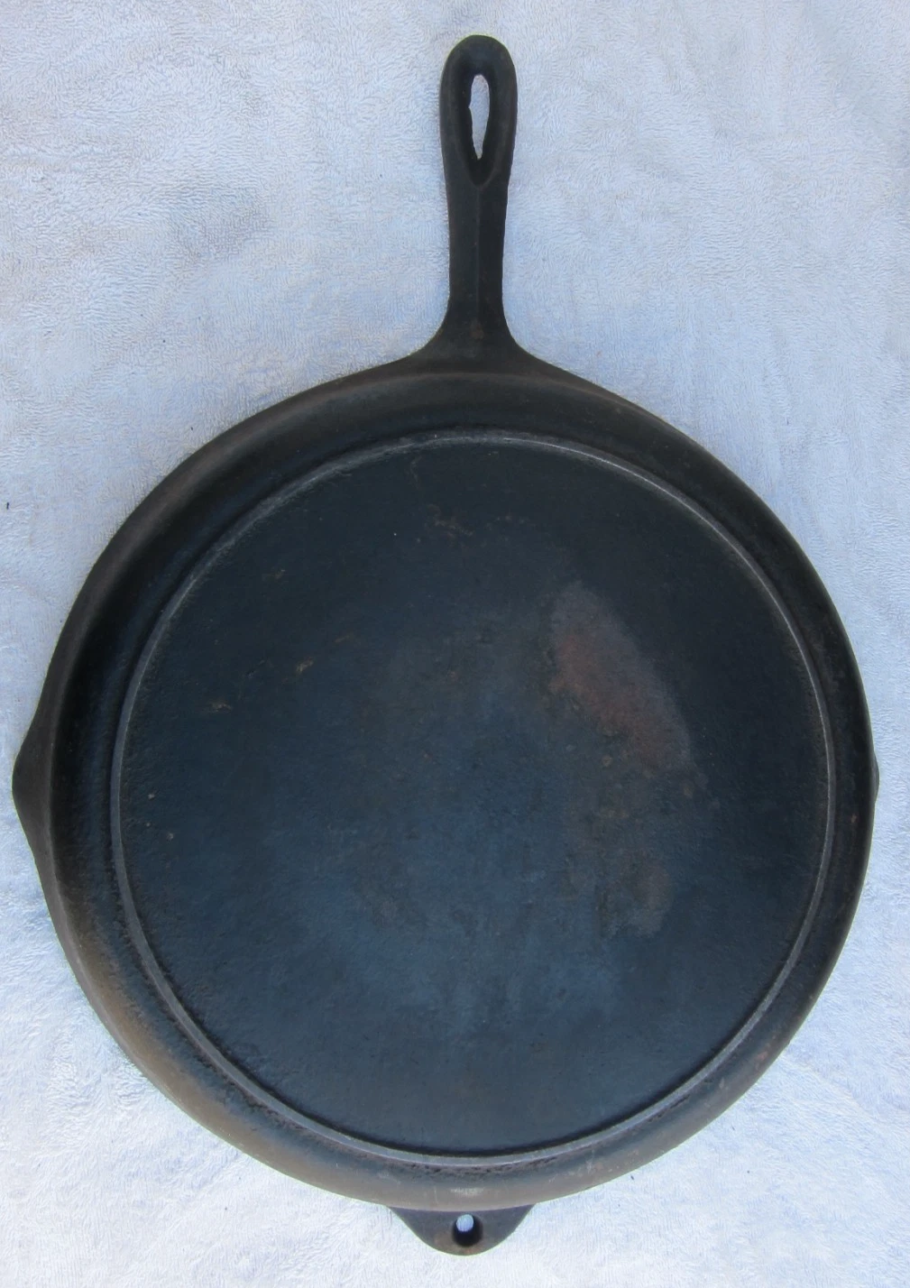 Antique Cast Iron Skillet #12 with Heat Ring 13.5 Inches