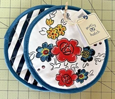 floral hot pads pot holders by Molly Hatch set of 2 NEW 8" diameter