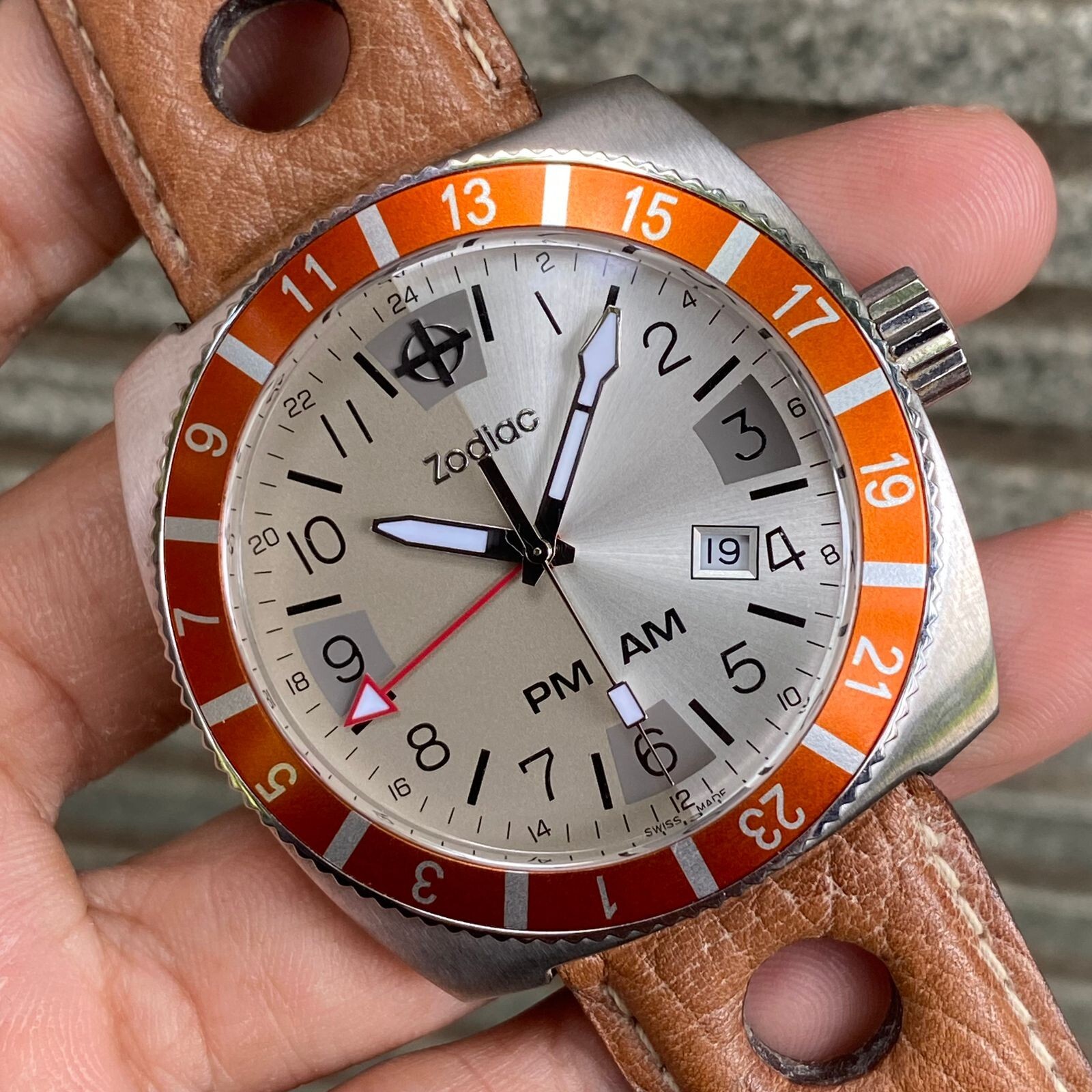 RARE Zodiac Zo2122 AM PM Dial Orange Bezel Swiss Quartz Men's Watch Vintage