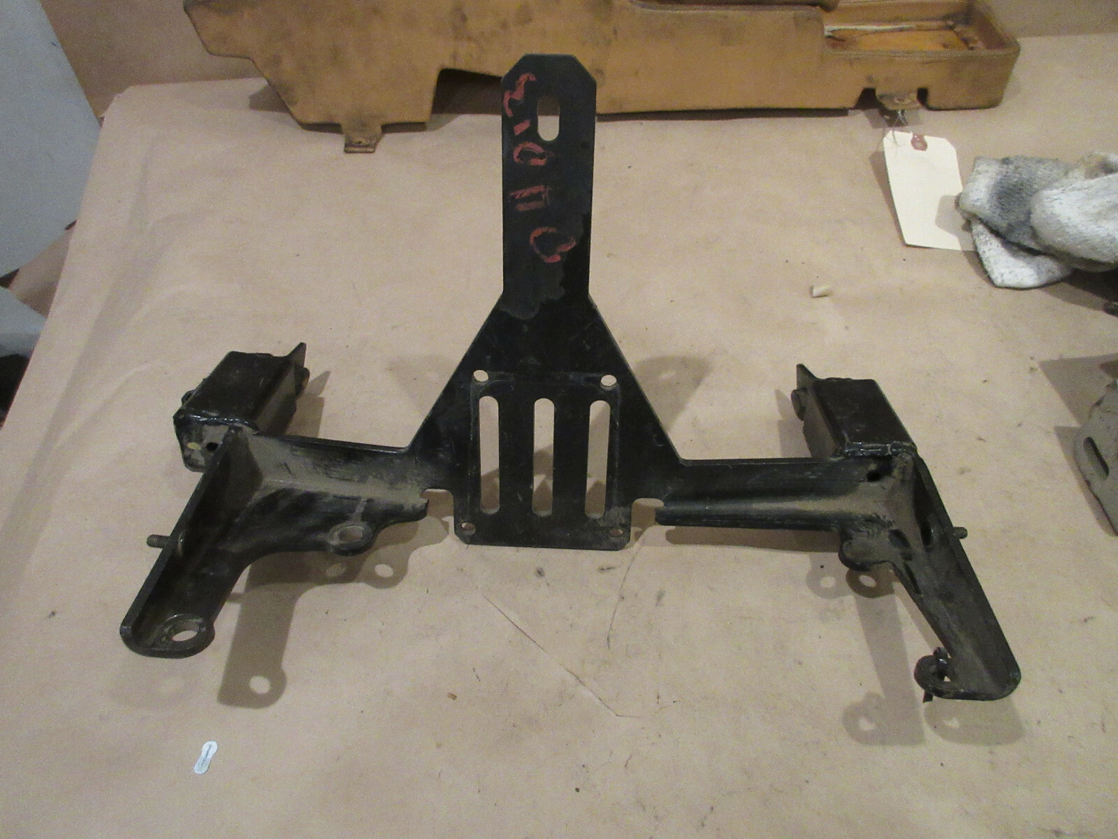 Maserati Coupe, Spyder, Gransport - Front Exhaust Support - P/N 191399