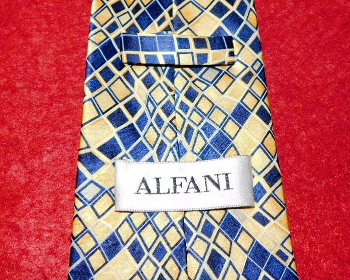 MEN'S ALFANI BLUE/YELLOW ABSTRACT DESIGN TIE - TIES - NECK TIES - DESIGNER TIES. - Image 3 of 3