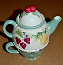 Pfaltzgraff Jamberry Green Basket Tea For One Stackable Cup & Tea Pot RARE Gift