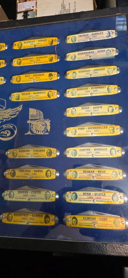 Presidential Commemorative Series Knife Set 1789-1992 Framed Display Case [203] - Image 3 of 4