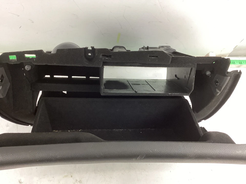 2013-2019 Cadillac ATS Front Dash Glove Box Storage Compartment 22961869 OEM. Foto 3 de 4