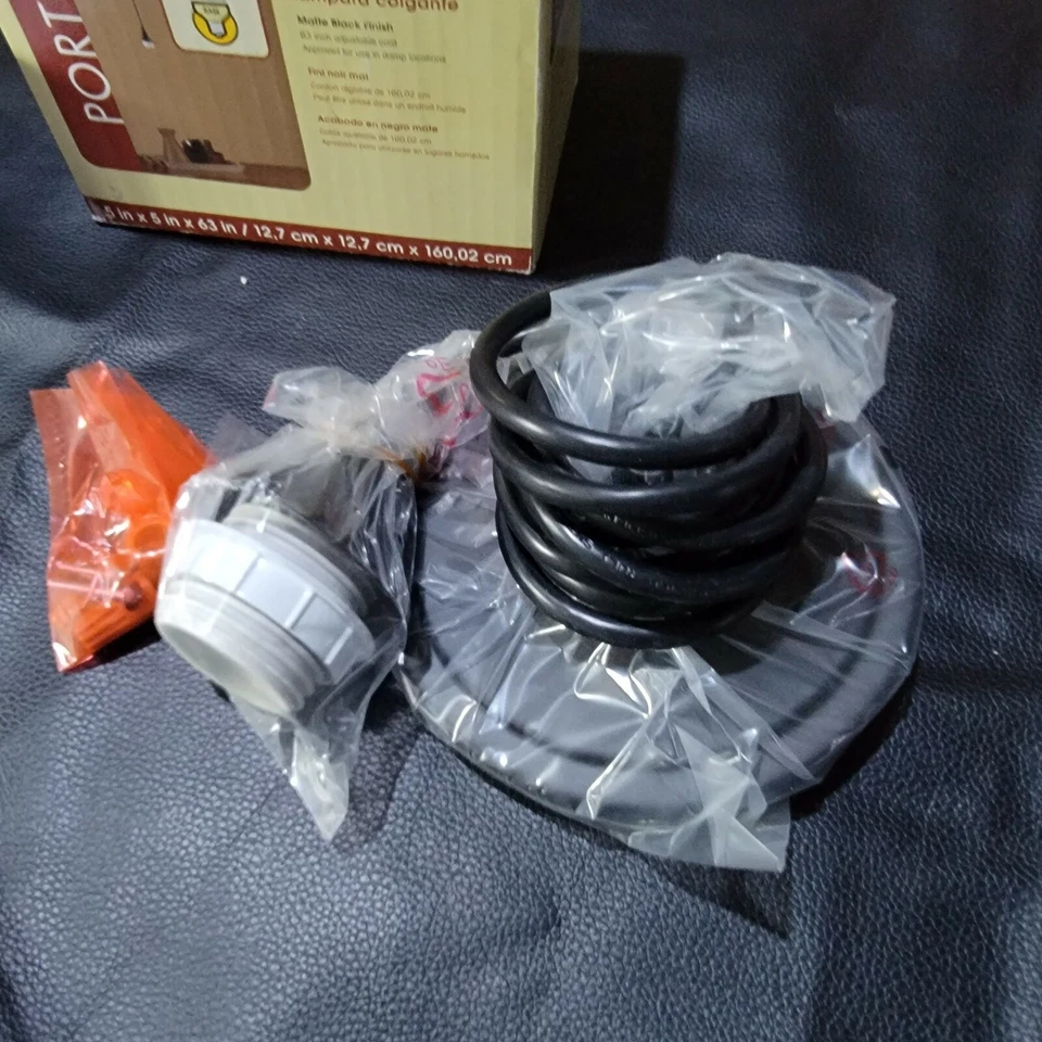 Portafolio Cromo Transición Lágrima Colgante Luz 0394795 Tono vendido por separado Foto 4 de 4