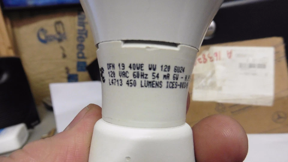 NEW Lighting Science GU24 40-Watt 3000K LED Light Bulb A19 DFN 19 / GU24 Base - Image 3 of 4