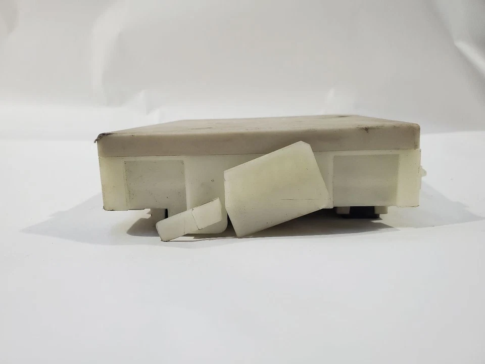 2004 2005 2006 Nissan Titan OEM Fuse Box 5.6L 284b67s002 - Image 4 of 4