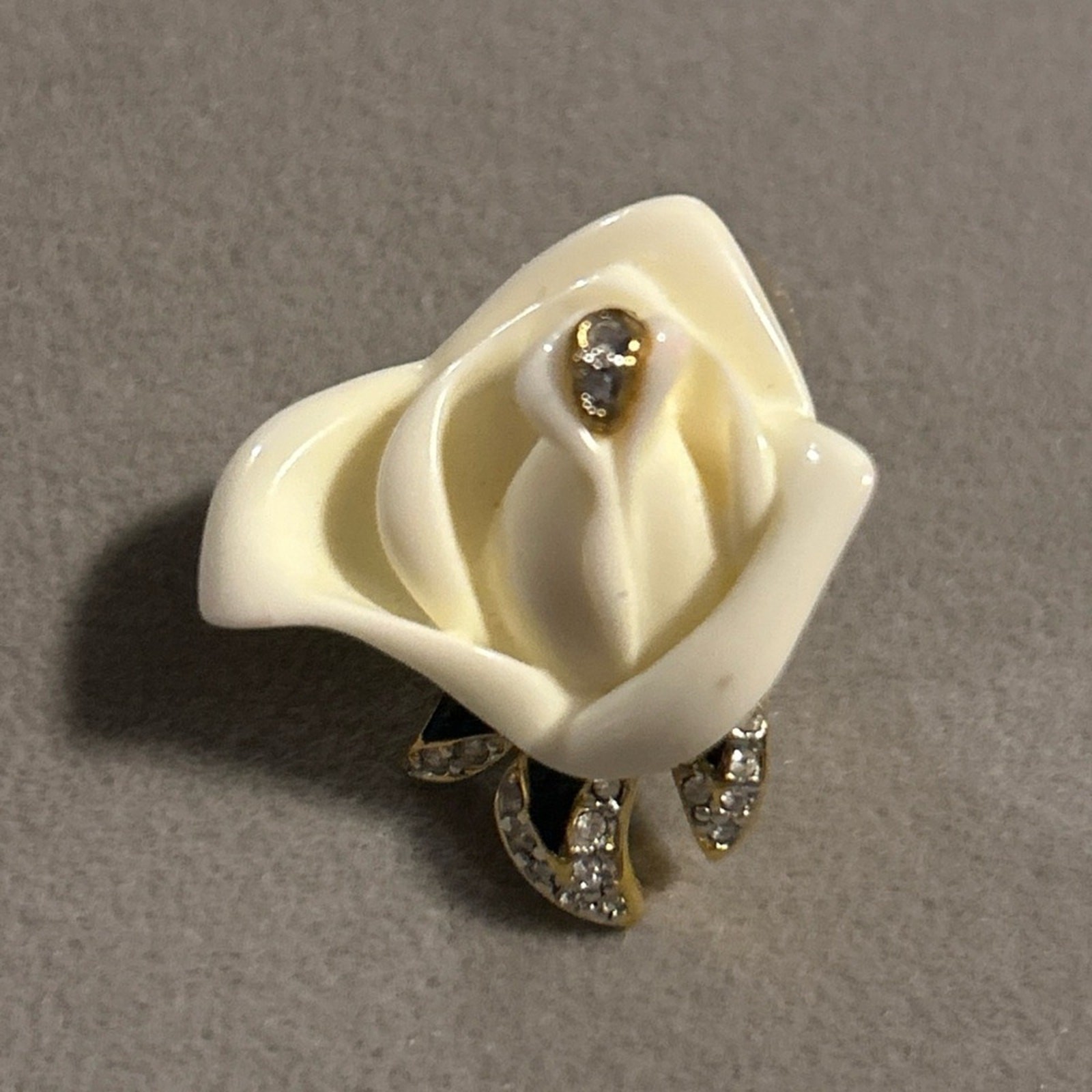 Kenneth Jay Lane White Rose Brooch Earrings Set K… - image 4
