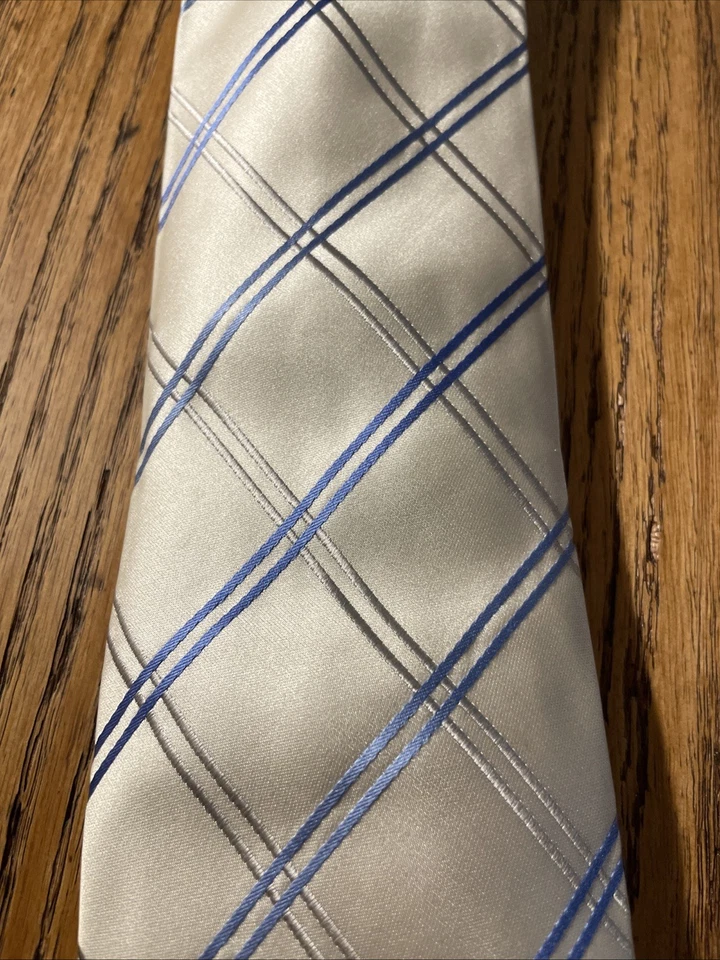 二手状况完好 Donald J. Trump 签名系列 Argyle 真丝领带手工制作领带 — 第 3/4 张图片