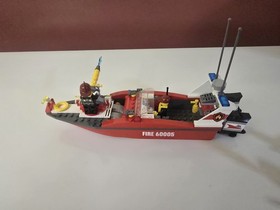 LEGO City: Fire Boat (60005) 100% Complete W/ Minifigures & Instruction Manuals