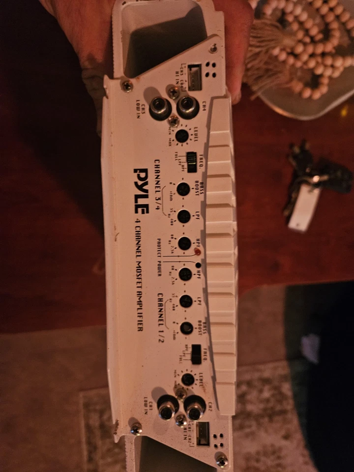 marine 4 channel 1000 watt amplifier - Image 2 of 4