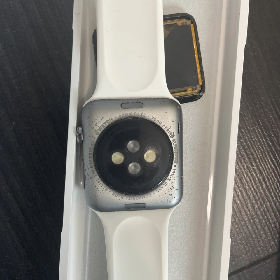 Apple Watch Series 1  42mm defekt in OVP - Bild 3 von 4