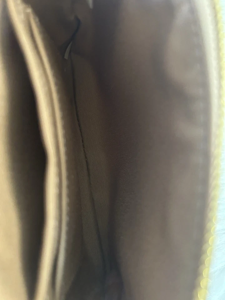 Coach Signature Bee Corner Zip Wallet - C8674 - NWT - Image 3 of 4