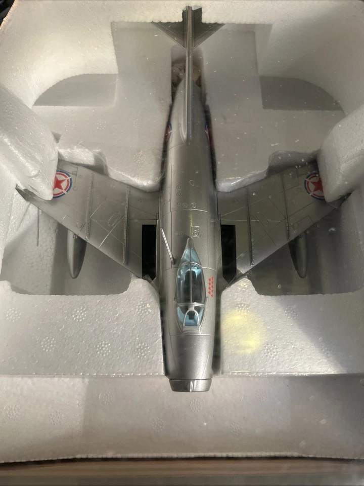 Colección de armaduras Franklin Mint escala 1:48 MIG 15 (N) FUERZA AÉREA COREANA Foto 3 de 4