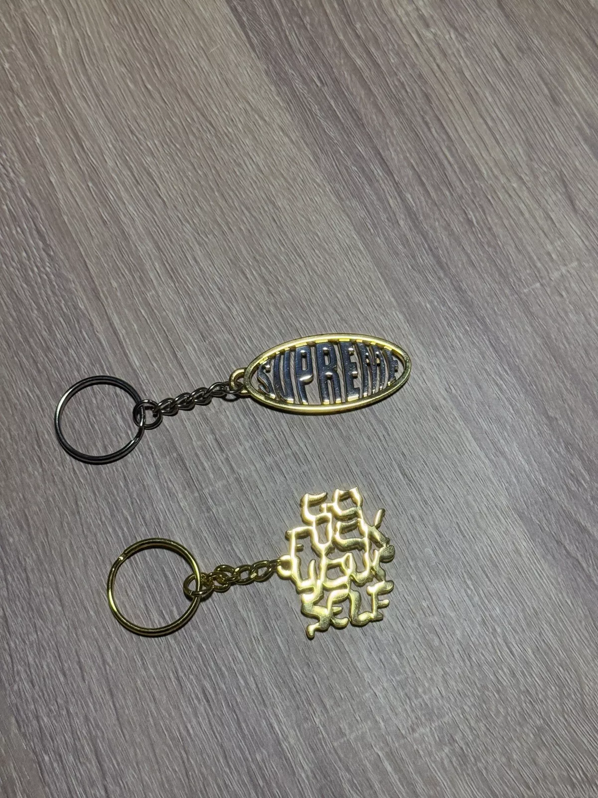 Porte clés Supreme X2