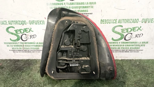 XFB101010 Piloto Trasero Izquierdo para MG ROVER ROVER 400 (RT) * 1065546 - Imagen 2 de 2