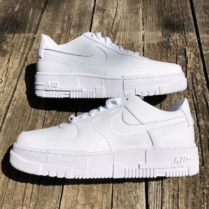 af1 pixel triple white