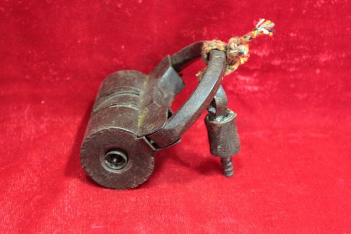 Iron Lock and Screw Key Old Vintage Antique Rare Collectible - Picture 2 of 4
