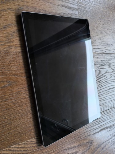 MS Surface Pro 7 Core i5-1035G4 CPU @ 1.10GHz 8GB (128GB) SSD - Cracked Screen - Picture 2 of 14