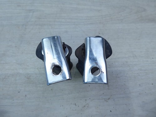 1980 Suzuki GS750E S574-4) left and right rear foot pegs set - Picture 12 of 12