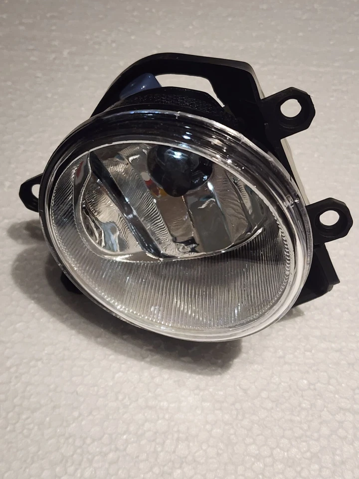 Par de faros antiniebla laterales derecho e izquierdo Toyota RAV4 4RUNNER TACOMA PRIUS 2019-2022 Foto 4 de 4