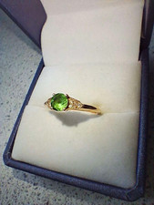 18ct Gold Emerald & Diamond Ring – Round Green Emerald – Ladies Size M