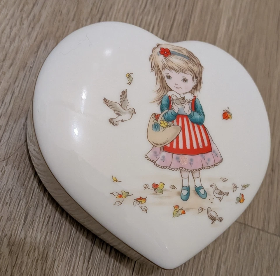 Vintage Jewellery Trinket Box Ceramic Heart Shaped Japan Keepsake Lid - Image 3 of 4