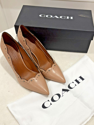 NEW ~ COACH Waverly 85 Leather Pumps in Pale Blush Rose Studs (Size 8)