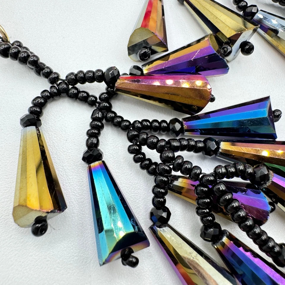 Pendientes de borla con racimo de cuentas lisas al óleo Cha oscuro dramático gótico vanguardia Foto 3 de 4