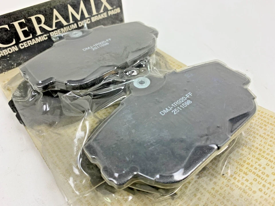 Pastillas de freno de cerámica NAPA Ultra Premium UP7476X de caja abierta para Ford Lincoln Mercury Foto 2 de 3