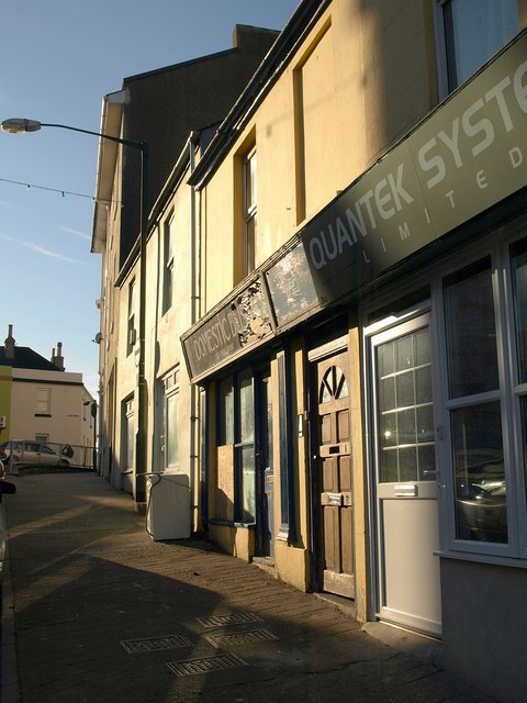 FILA Photo 6x4 Laburnum Row Torquay A little way further up the short one way c2008