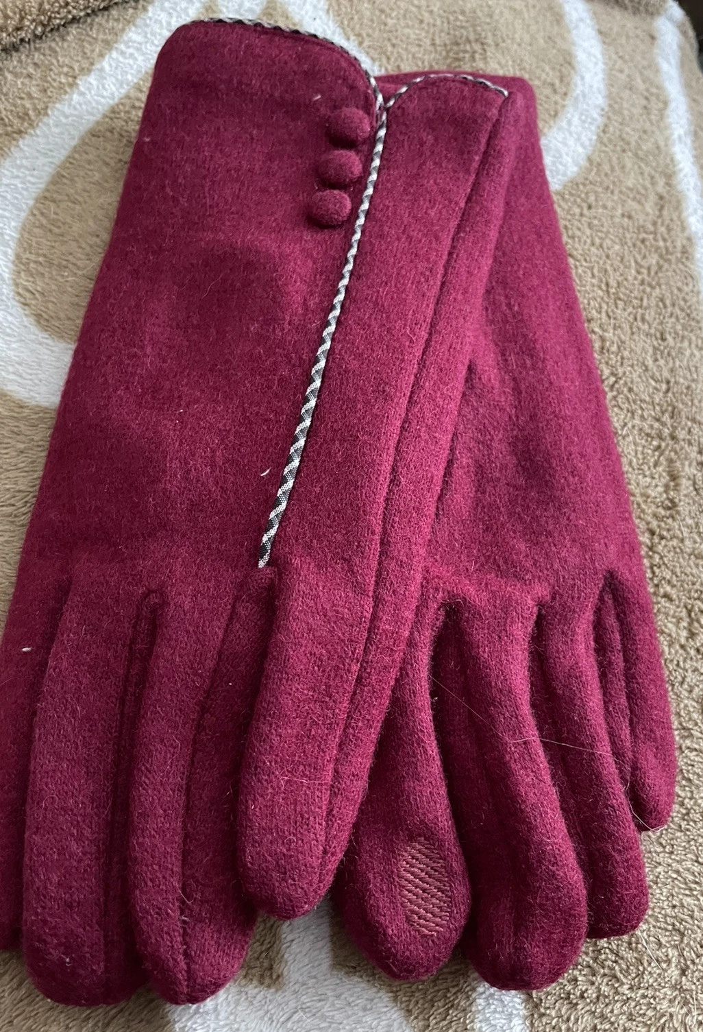 Wine Cashmere Blend Gloves With Cute Button Detail Touch Screen Function