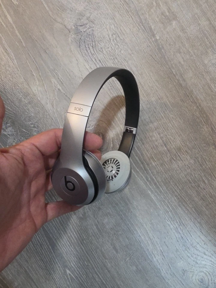 Beats by Dr. Dre Solo2 Silver Headphones for Sale - eBay