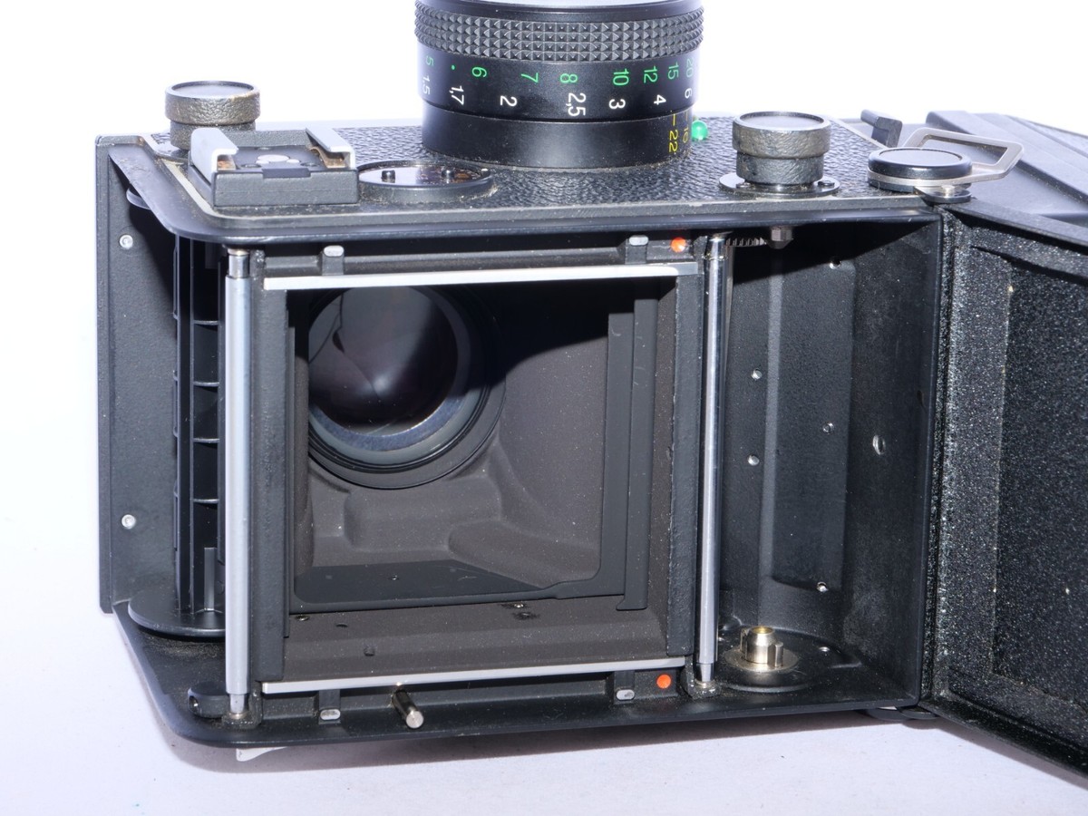 Rolleiflex 2.8GX Planar 6x6cm TLR film camera. 90* Prism Rolleiflex 2.8GX Planar 6x6cm TLR film camera. 90* Prism