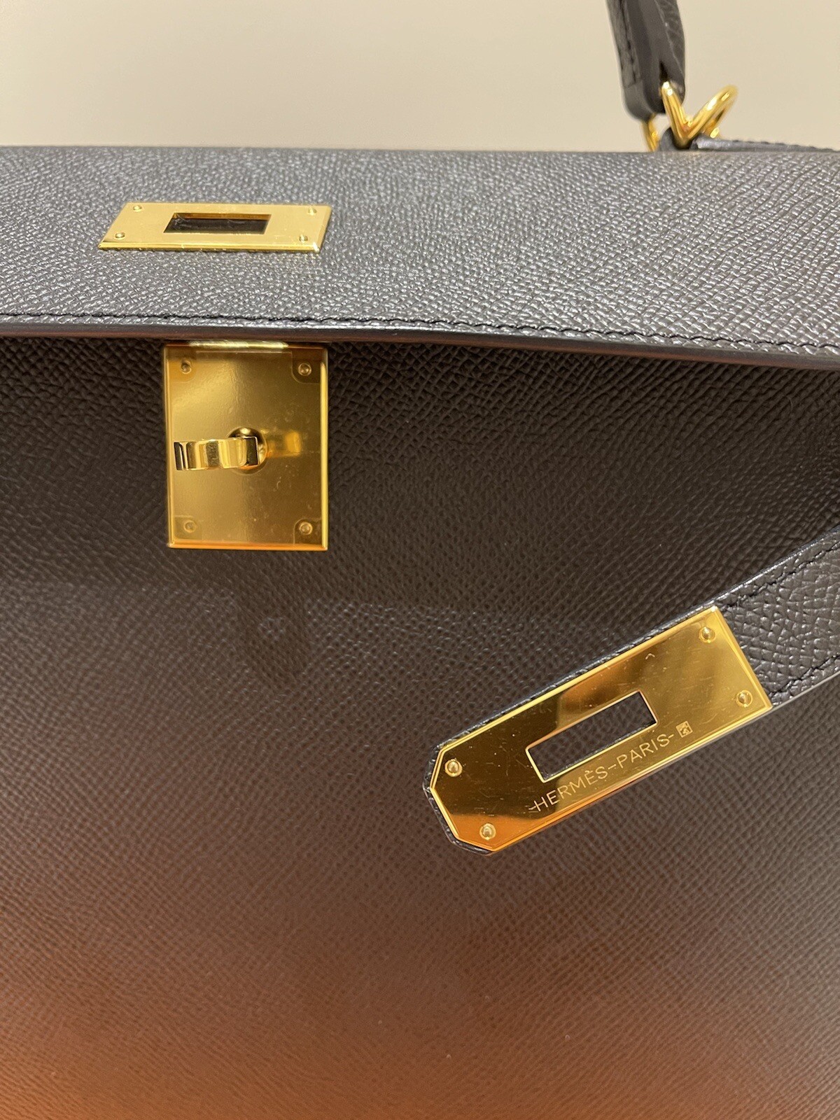 Authentic Hermes Kelly Sellier 32 - Epsom Leather In Noir 89 With Gold Hardware image 4