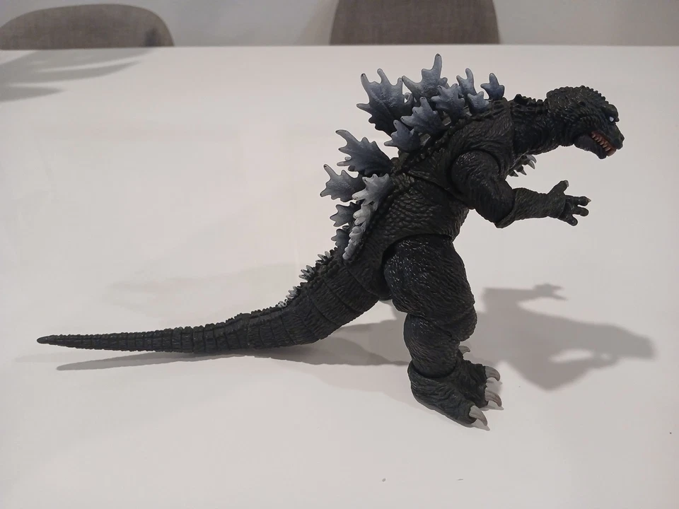 NECA Godzilla Giant Monsters All-out Attack 2001 GMK Godzilla usado 2016 Foto 3 de 4