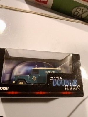 LE5459 CORGI CC07710 1/43 Land Rover Defender Lancashire