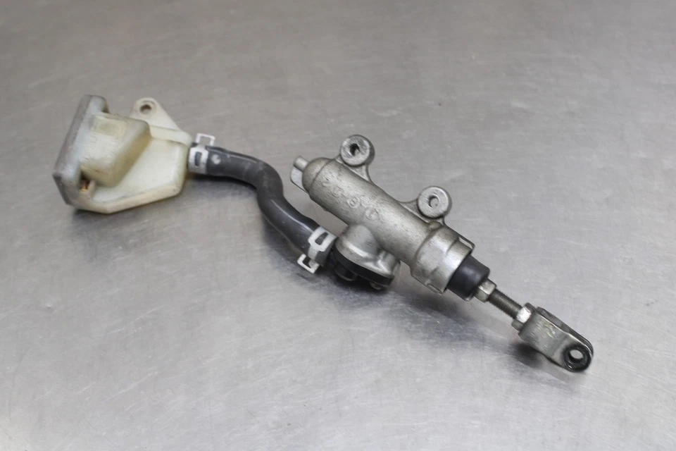 00-03 SUZUKI GSXR750 REAR BACK BRAKE MASTER CYLINDER 69600-33C00 - Image 4 of 4