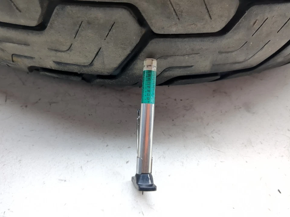 Задняя шина нарушителя 92-04 Suzuki VL 800 DUNLOP D404 170/80-15 - Изображение 4 из 4