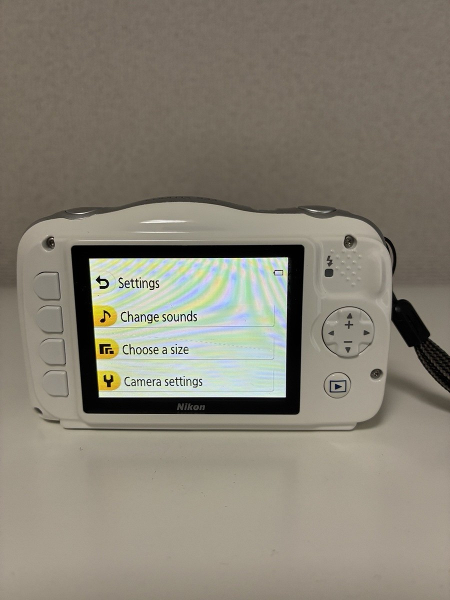 Nikon COOLPIX S33 13.2MP Waterproof Digital Camera White [EXC