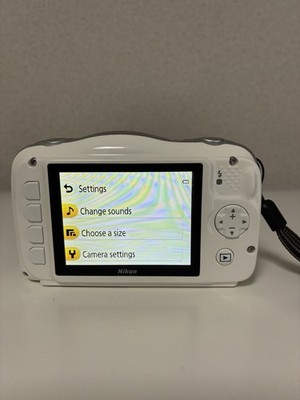 Nikon COOLPIX S33 13.2MP Waterproof Digital Camera White [EXC