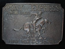 PH15134 VINTAGE 1970s PONY EXPRESS FIRST WITH THE U.S. MAIL OLD WEST BUCKLE