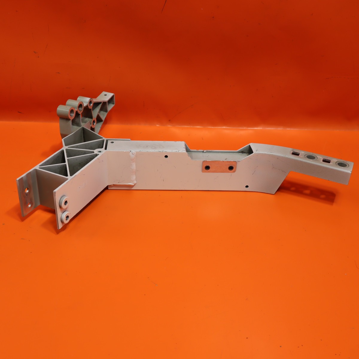 ROLLS ROYCE CULLINAN CARRIER SUPPORT BRACKET RIGHT 2017-2022 2023 41007448932