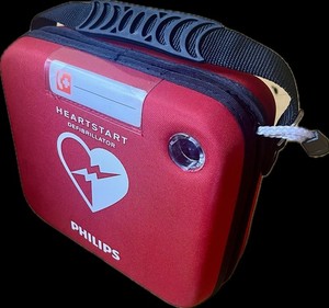 Philips HeartStart défibrillateur M5070A avec étui, électrodes et batterie